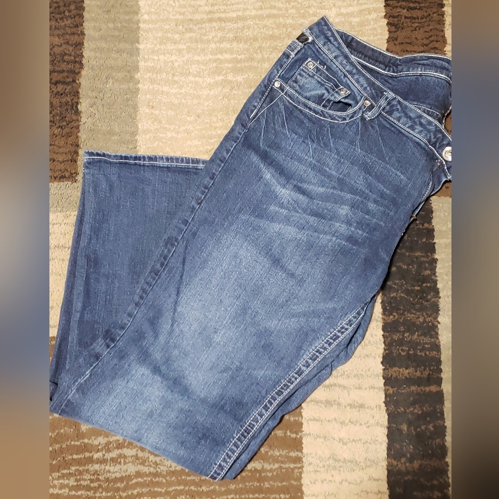 Stylish Indigo Women's Straight Leg Jeans